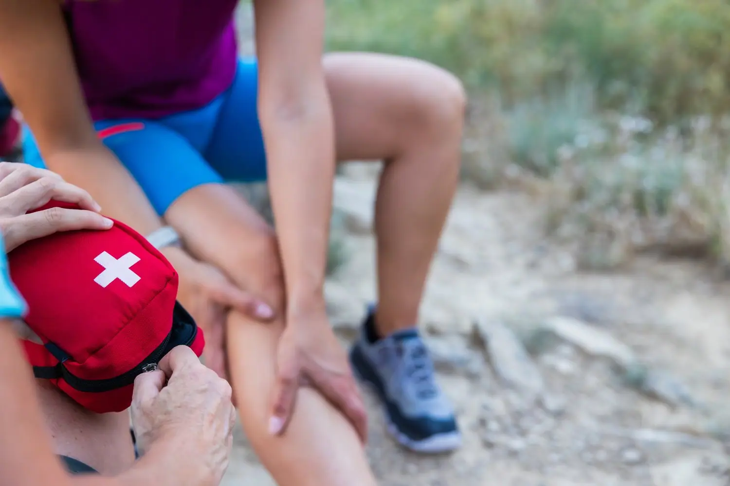 Co zabrać w podręcznej apteczce podczas trekkingu w górach