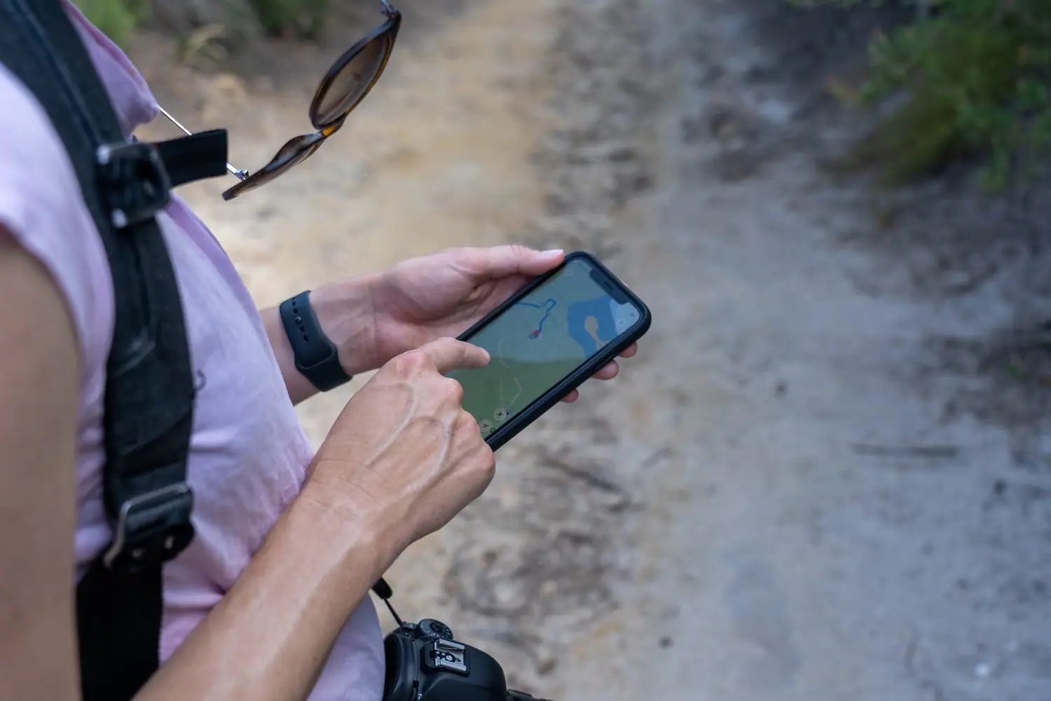 Które aplikacje podróżnicze najlepiej działają offline w trudnym terenie